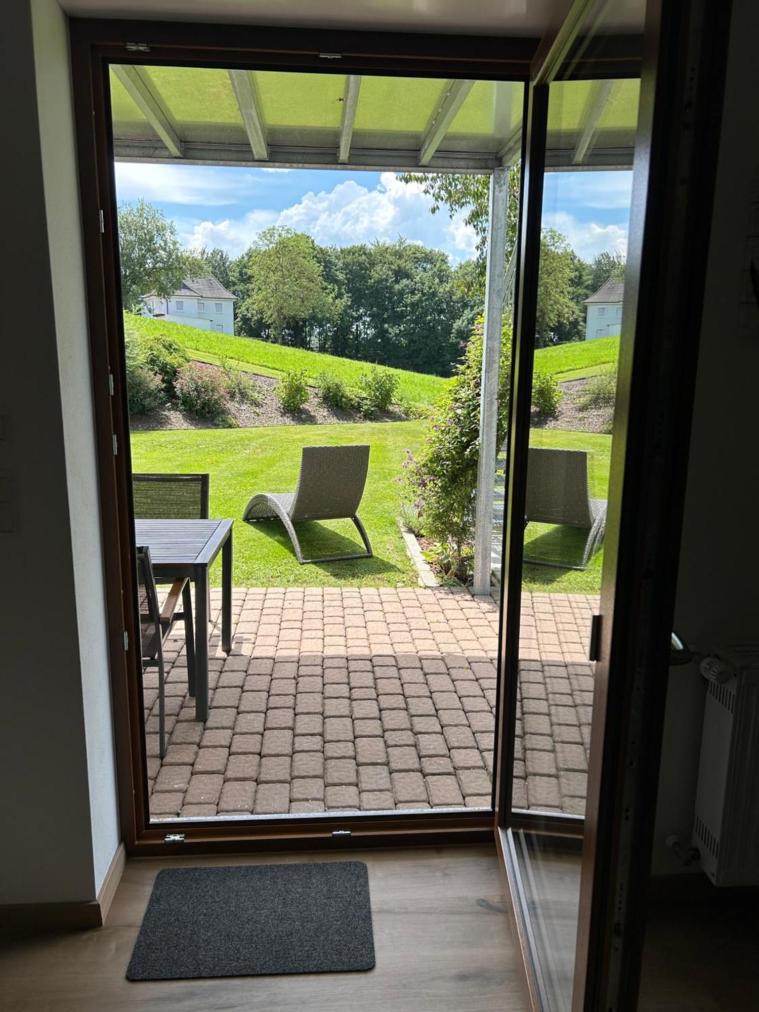 Ruhige Ferienwohnung Mit Terrasse Fuer 2 Personen Vohenstrauss Zewnętrze zdjęcie